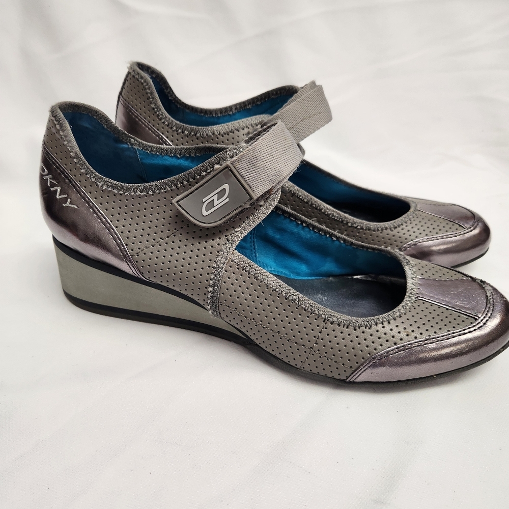 DKNY Rebecca Womens 10M Grey Comfort 1.5” heal Mary Jane Shoes